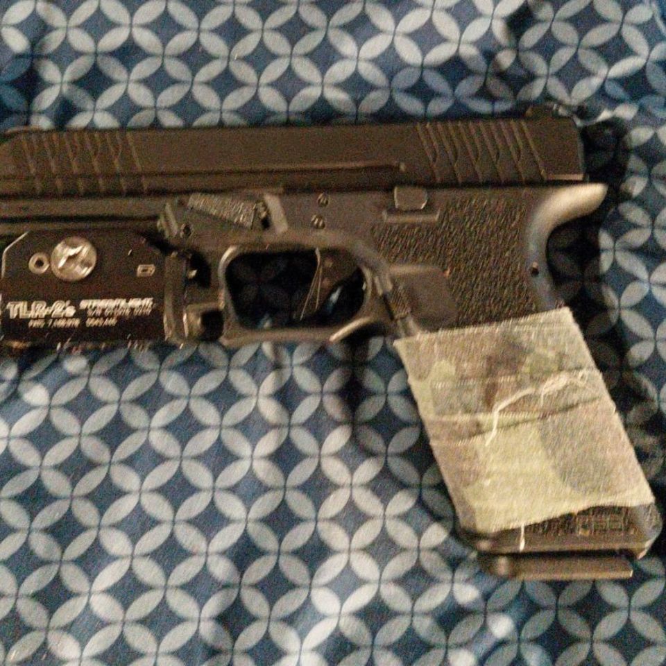 Image 2 - P80 Glock 17