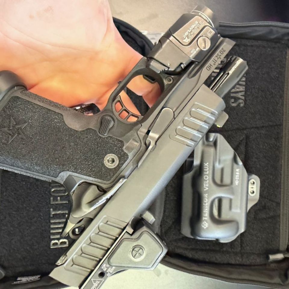 Image 4 - Staccato HD C3.6 w/ extras