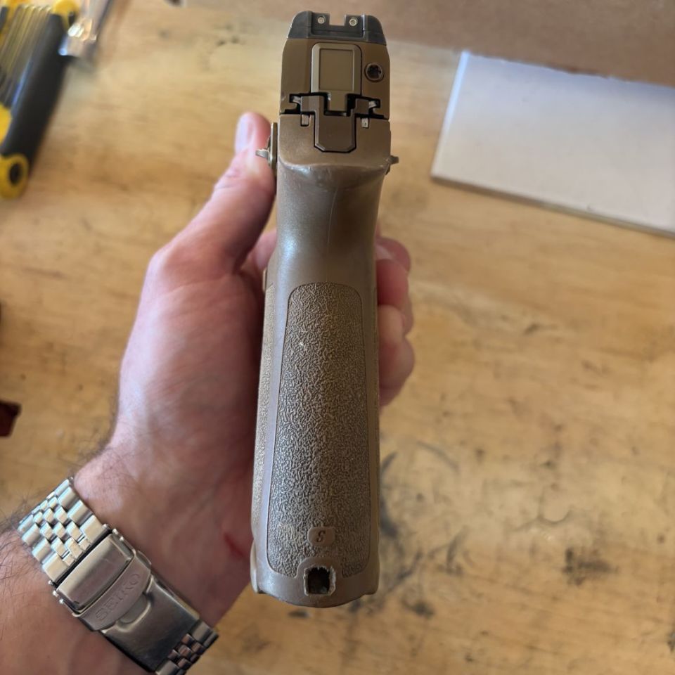 Image 3 - SIG M17 Surplus 