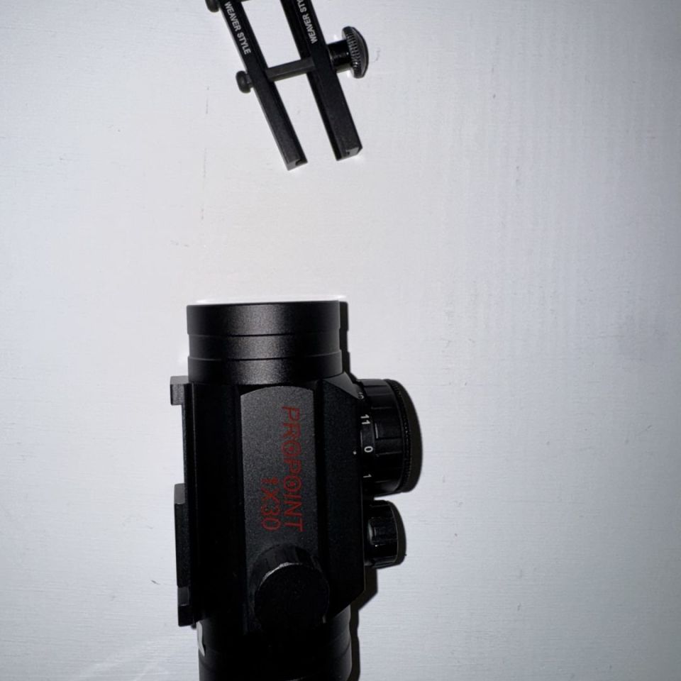 Image 2 - Tasco Propoint 1x30 red dot