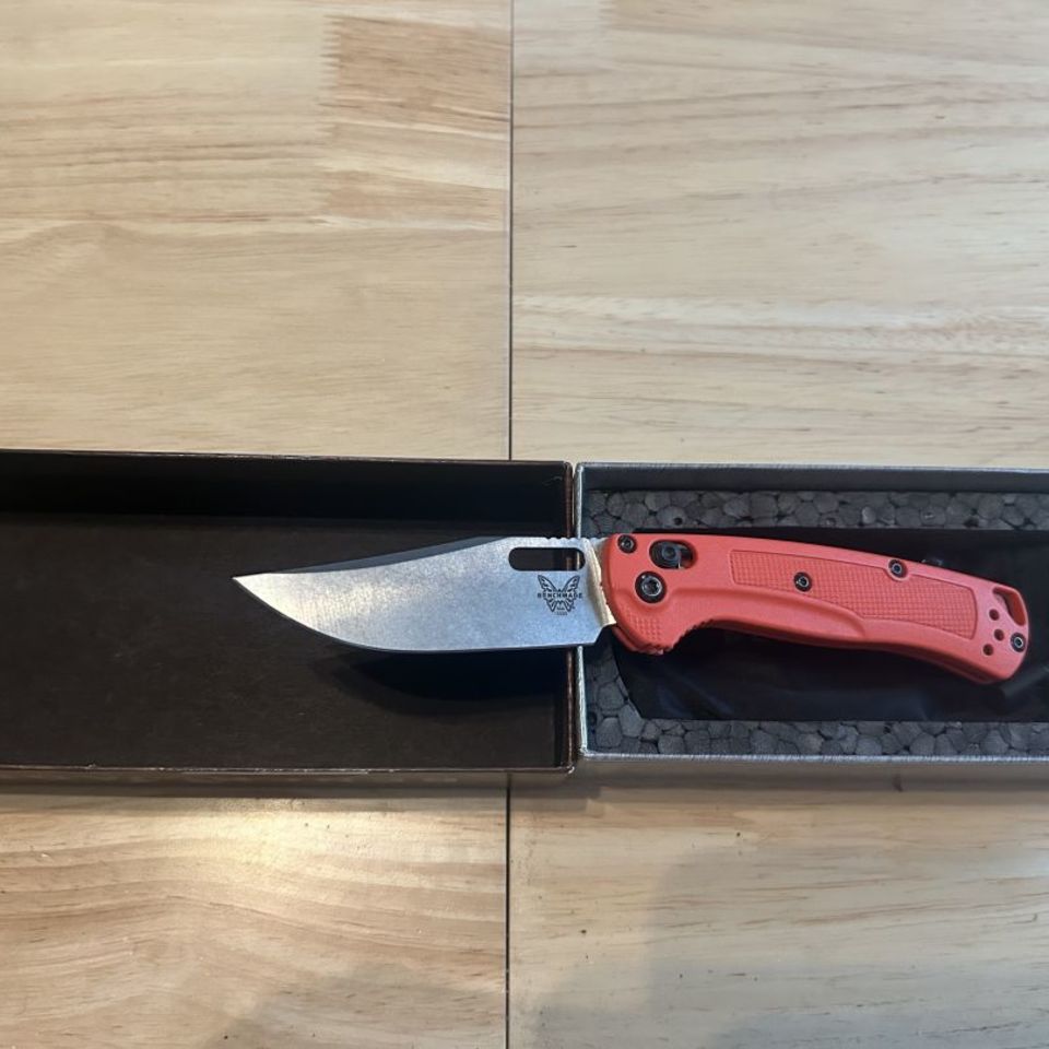 Image 9 - Benchmade Mini Tagged Out
