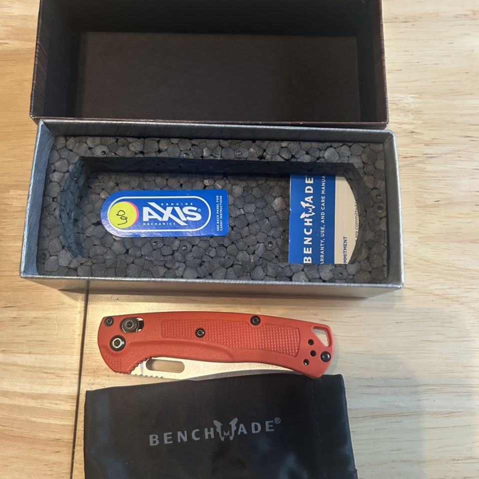 Image 7 - Benchmade Mini Tagged Out