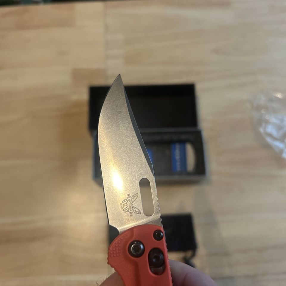 Image 4 - Benchmade Mini Tagged Out