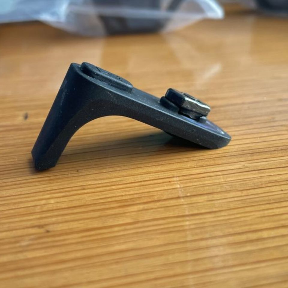 Image 1 - Expo finger/barricade stop