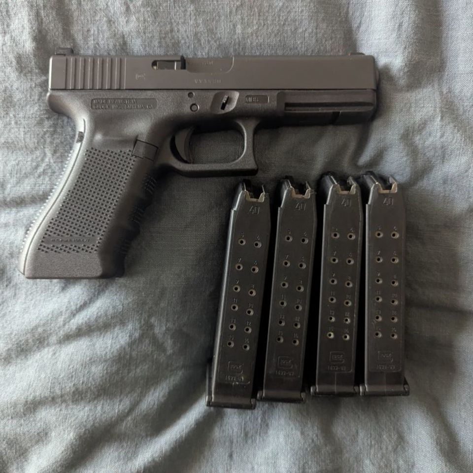Image 3 - Glock 22 Gen 4