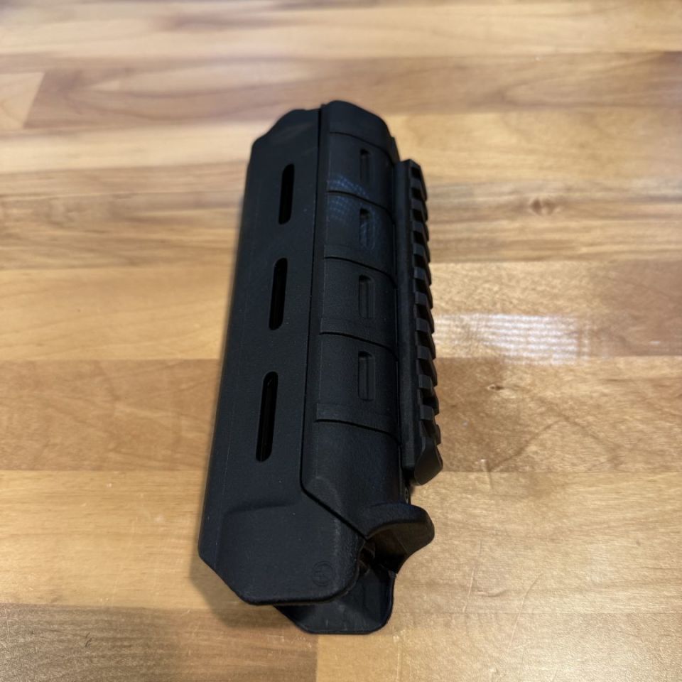 Image 1 - AR/M4 Magpul drop in handguard