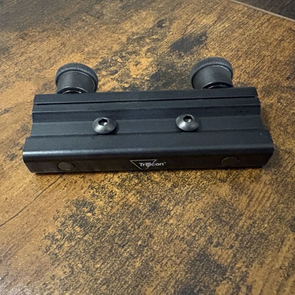 Image 3 - Trijicon ACOG Screw Mount