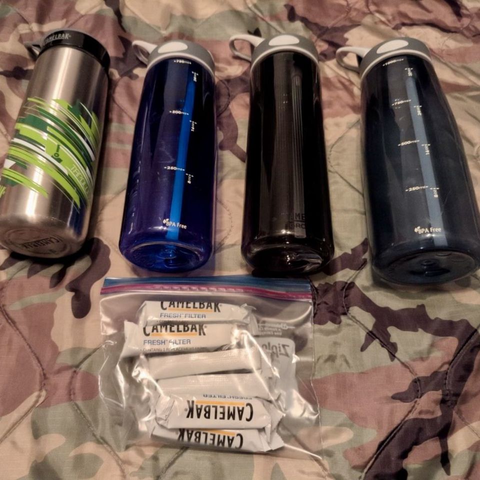Image 2 - Camelbak water bottles 750/1L
