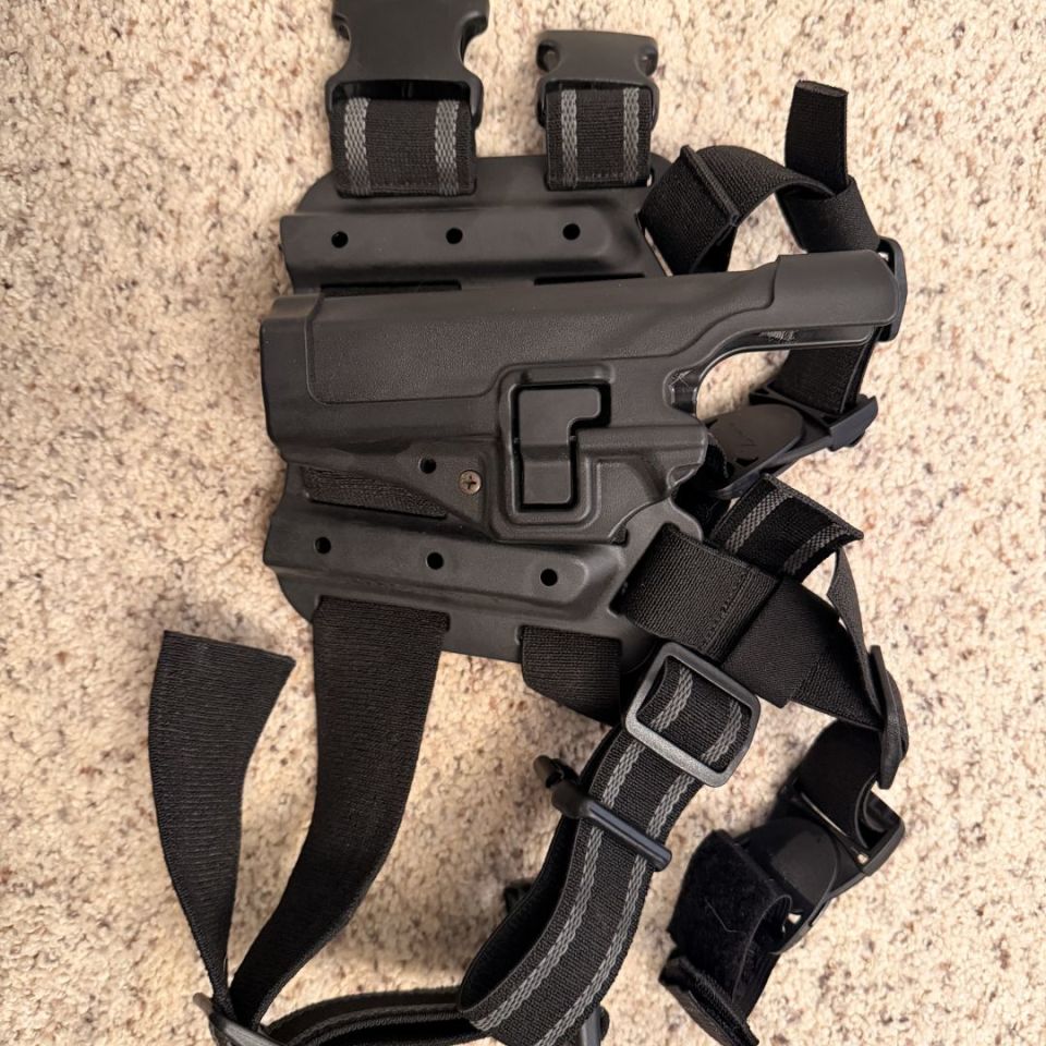 Image 2 - Blackhawk Serpa drop Glock 22