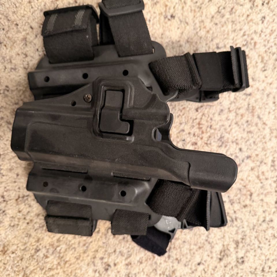 Image 1 - Blackhawk Serpa drop Glock 22