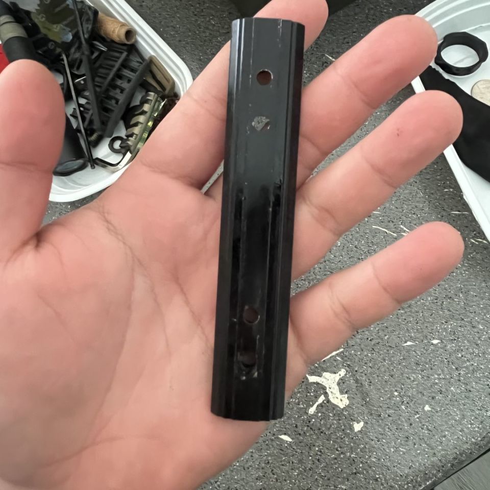 Image 2 - Mossberg 500 Rail