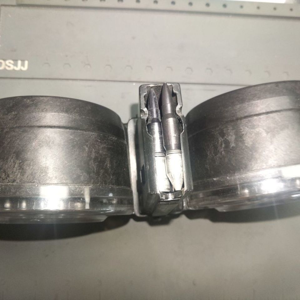 Image 3 - The bata mag c-mag