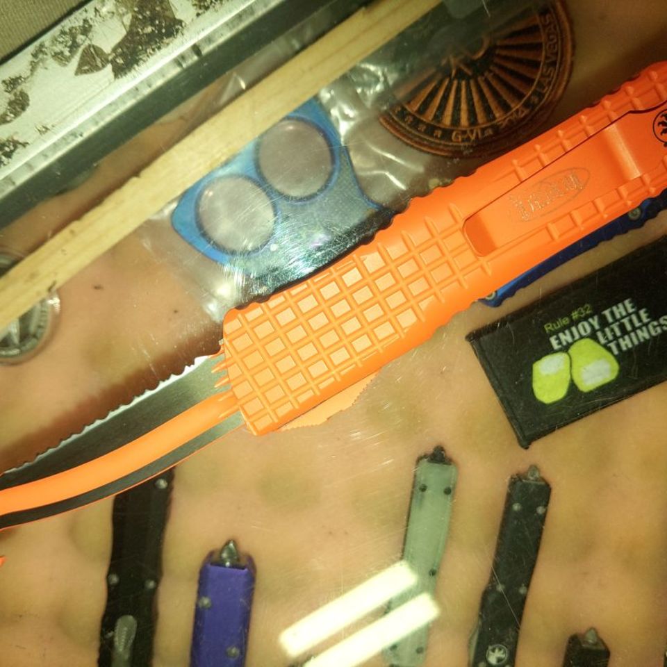 Image 2 - Microtech combat troodon rescu