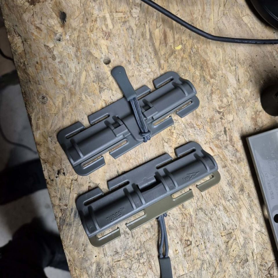 Image 1 - tubes n ghooks