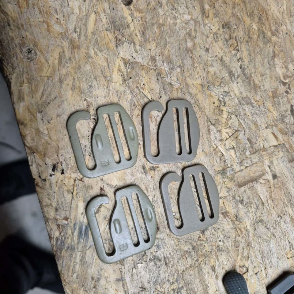 Image 2 - tubes n ghooks