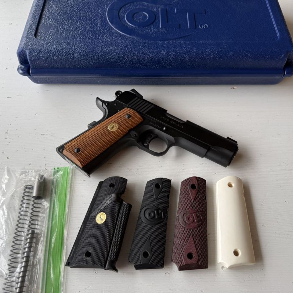 Image 1 - Colt Combat Commander 1911