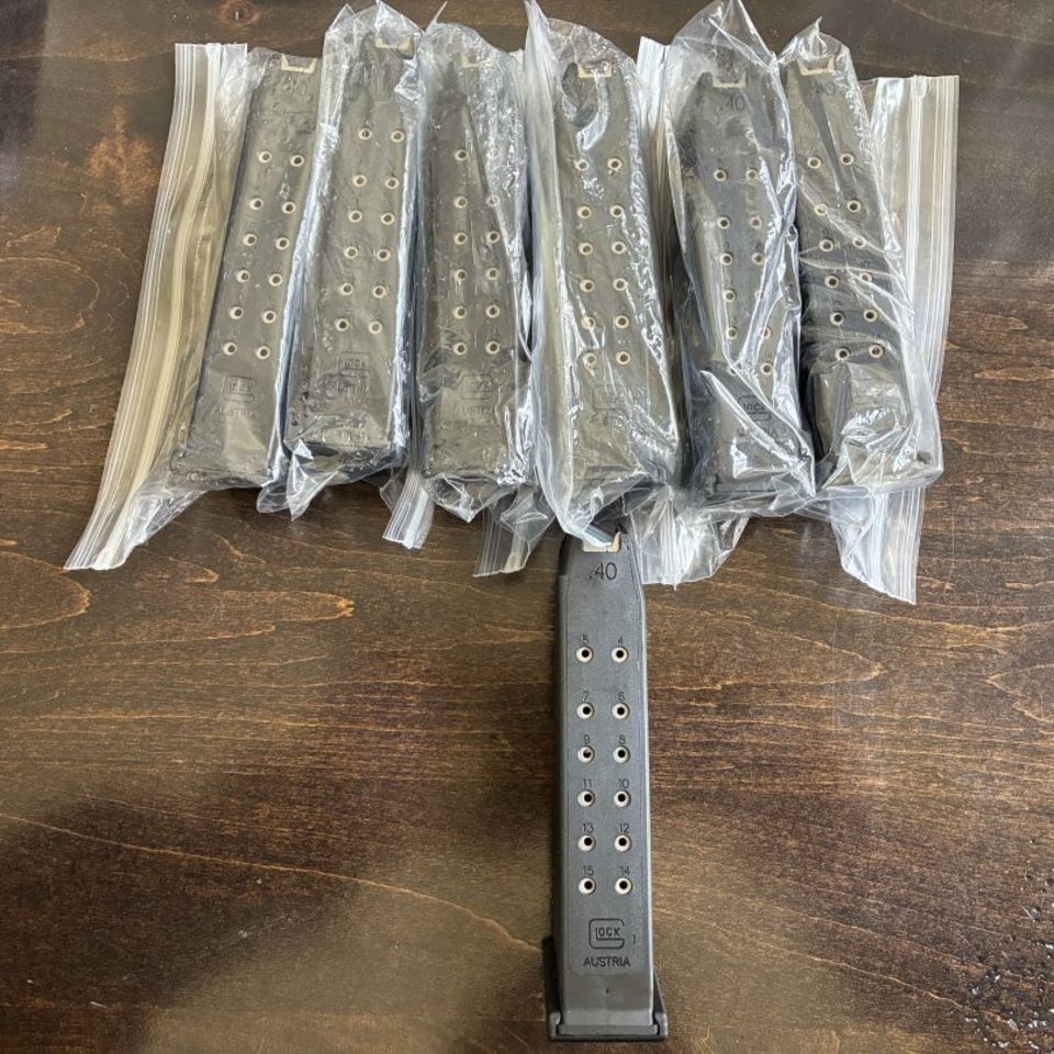 Image 5 - Glock 27 + MAGS