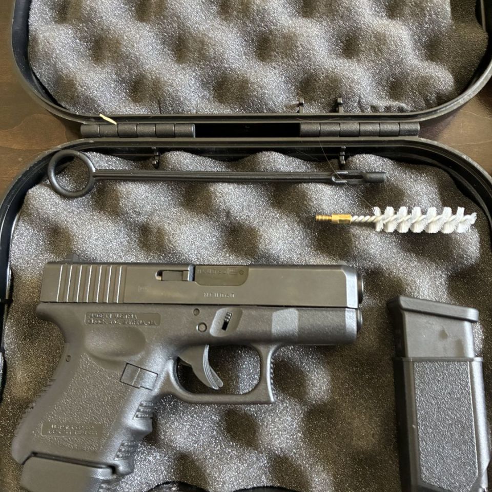 Image 2 - Glock 27 + MAGS