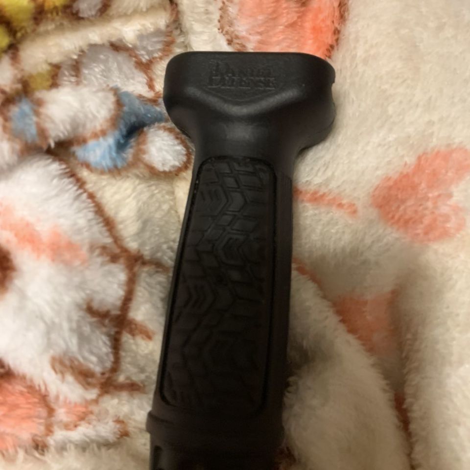 Image 2 - Daniel Defense vertical grip