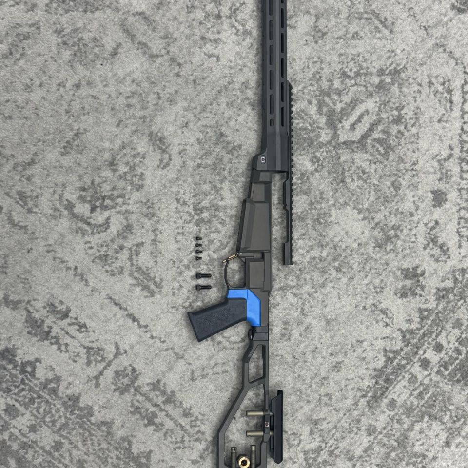 Image 1 - Q side chick 