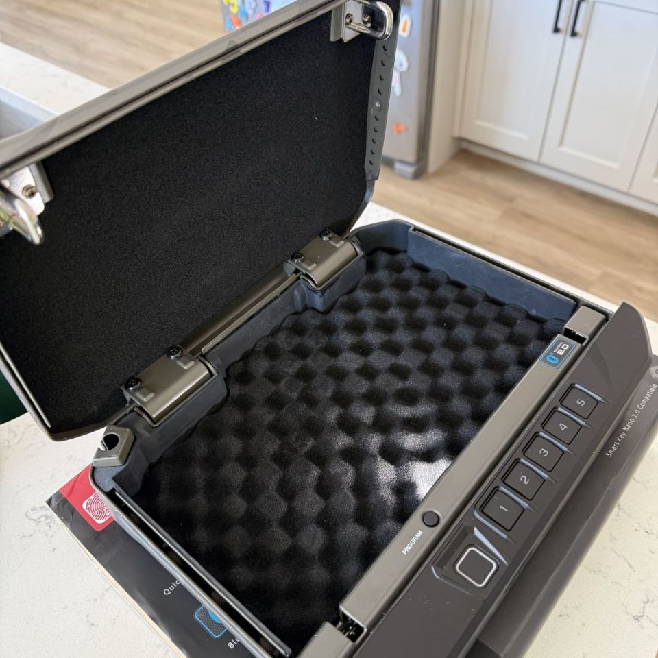 Image 4 - VAULTEK VS20i Smart Safe