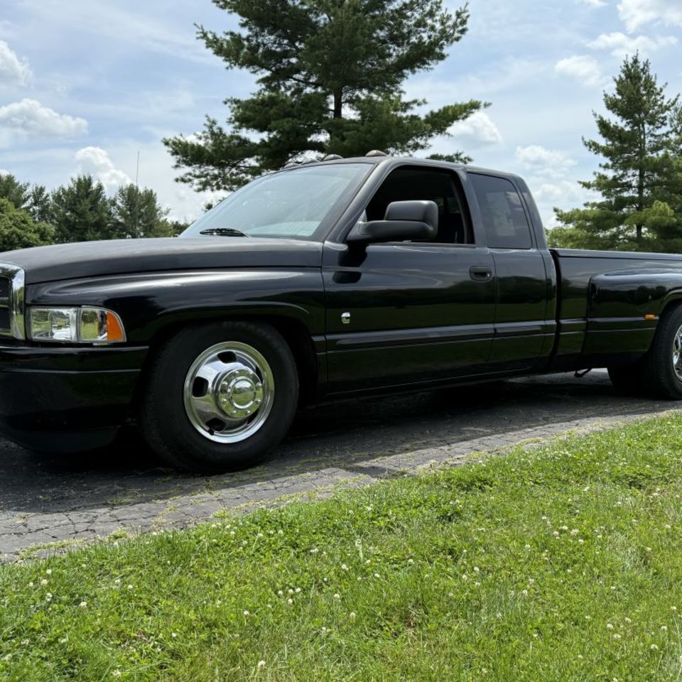 Image 1 - Trade truck for firearms