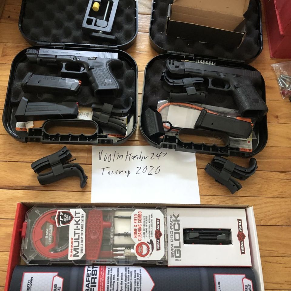 Image 2 - Glock 19 Gen 4 Bundle 