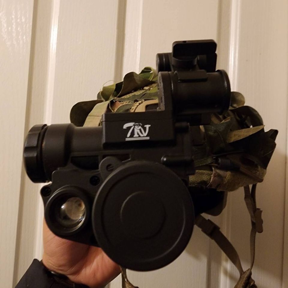 Image 2 - Nvg 10 digital night vision