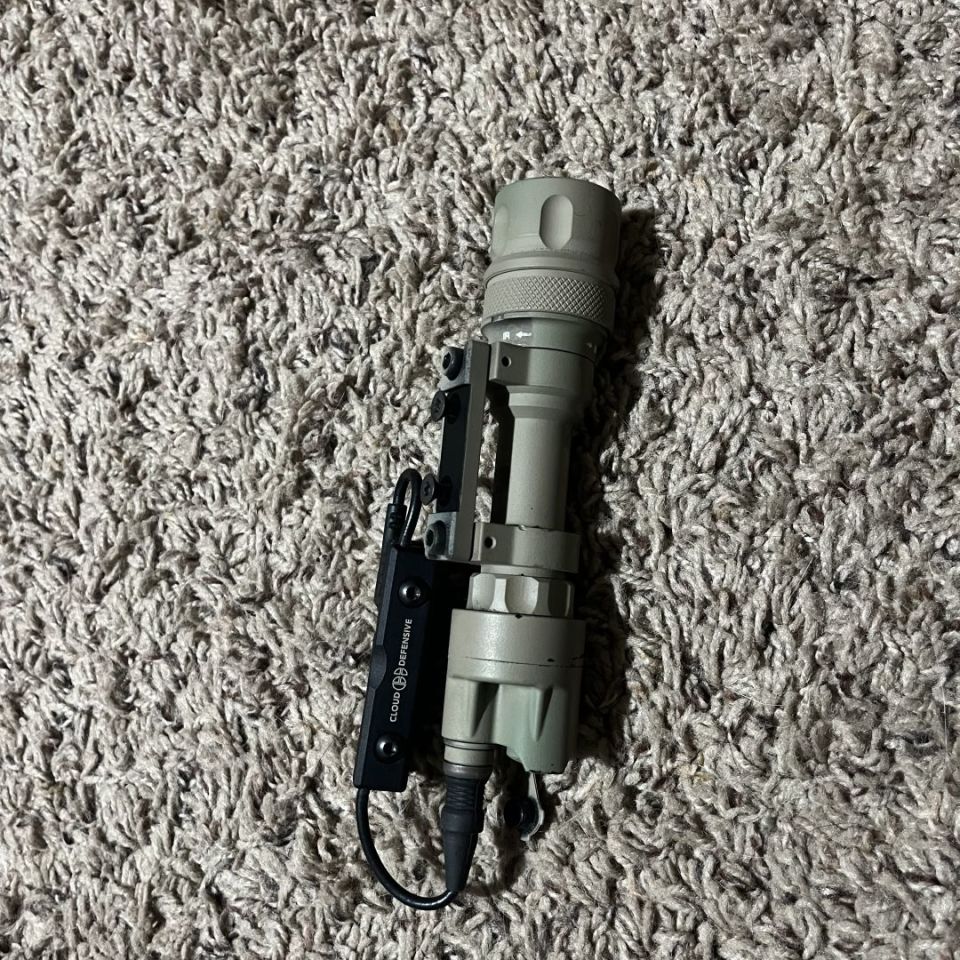 Image 3 - Surefire M952 Vampire light