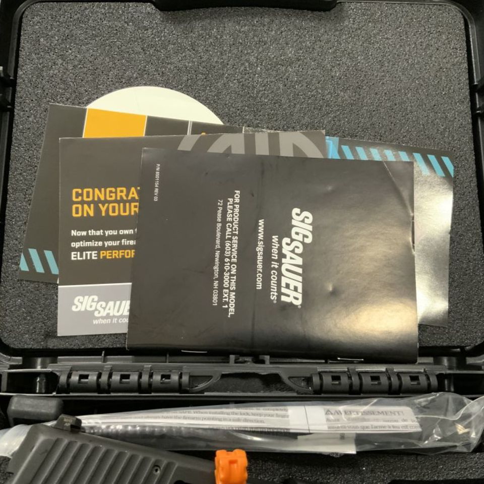 Image 5 - Sig 220R3 45ACP NEW, UNFIRED