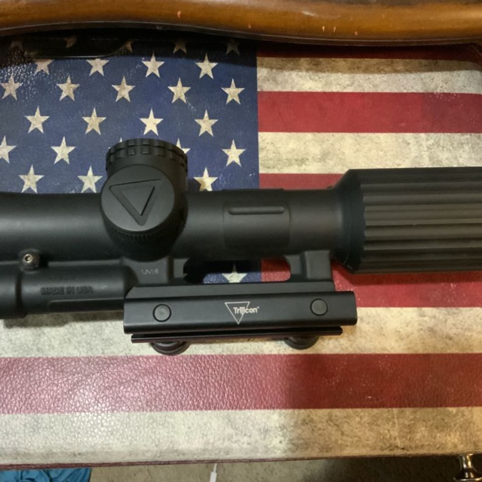 Image 2 - Trijicon VCog 1-6x scope 