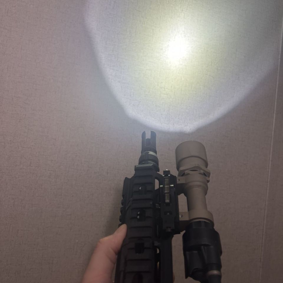 Image 2 - Surefire M951 Malkoff LED