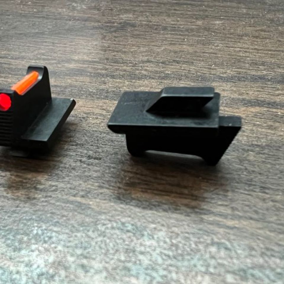 Image 2 - Ruger fiber optic front sights