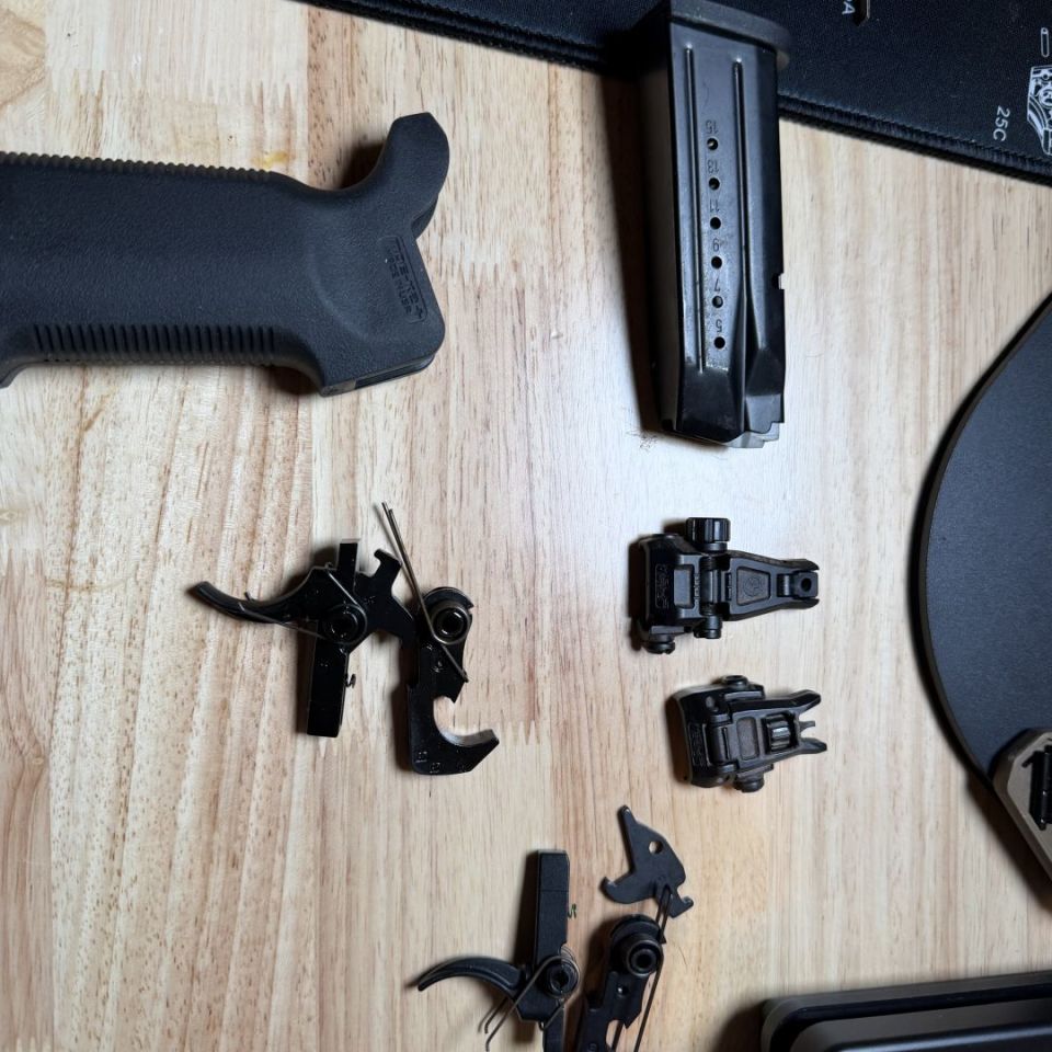 Image 3 - Magpul Pro & parts 