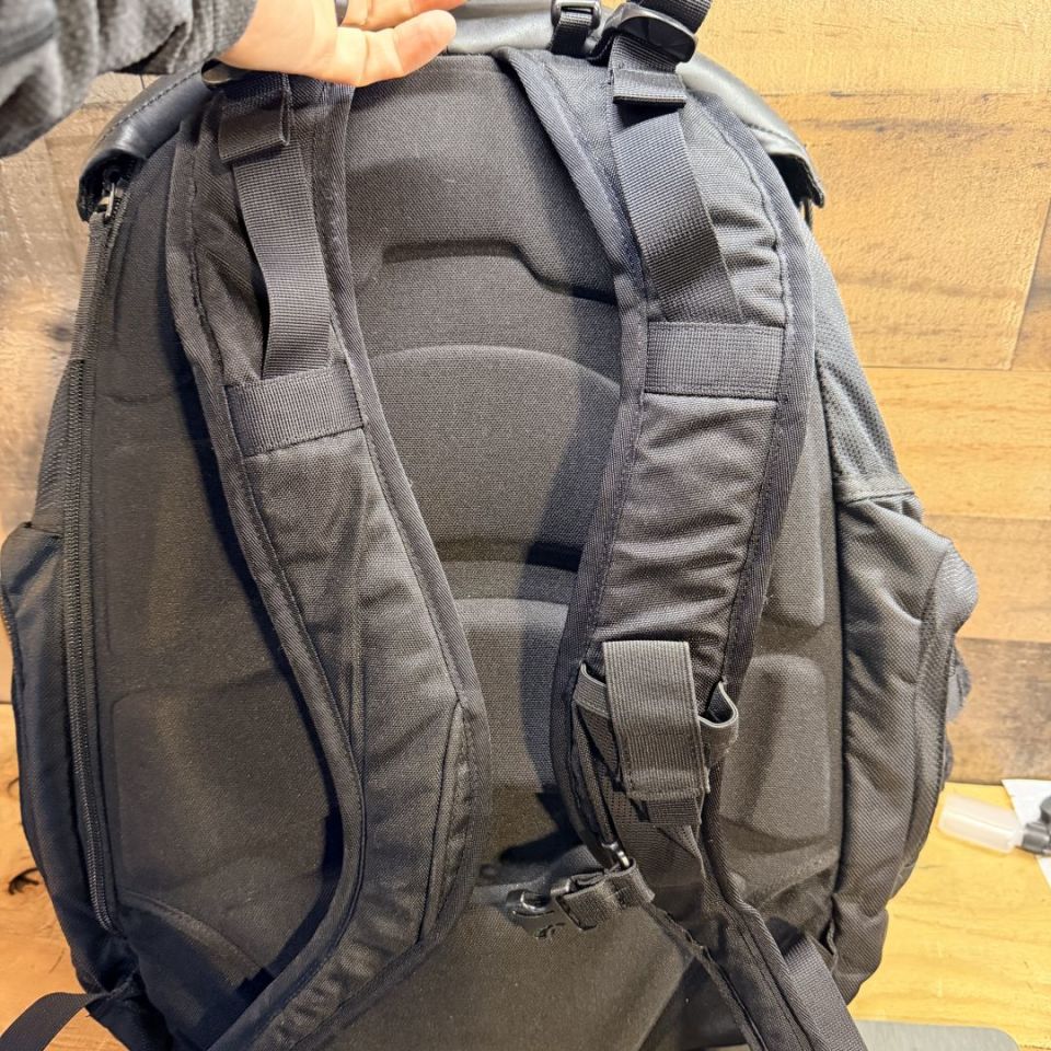 Image 2 - Oakley Kitchen Sink Pack