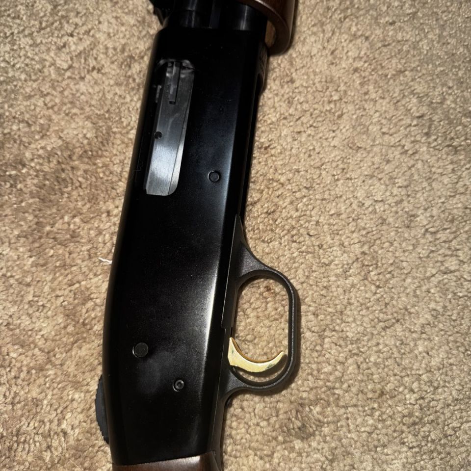 Image 2 - Mossberg 500 20 gauge slug gun