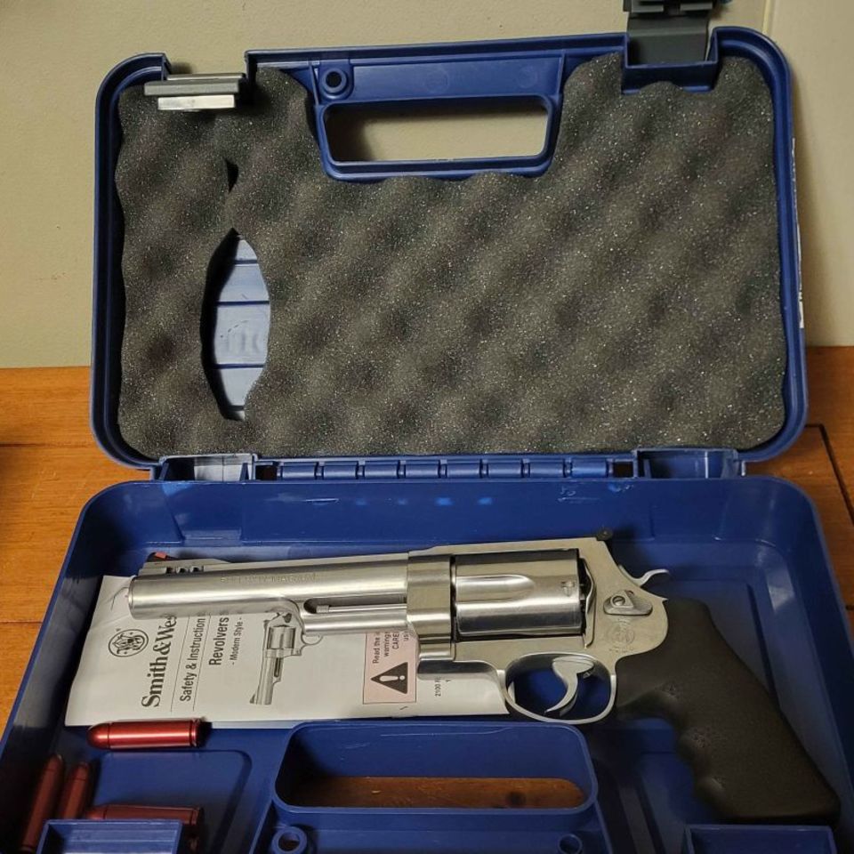 Image 4 - Smith and Wesson 500 Magnum 6" with holster