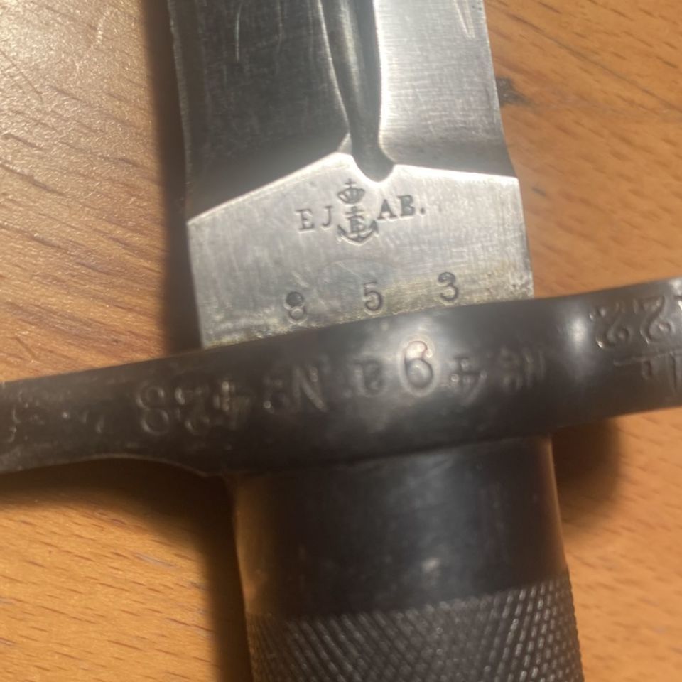 Image 2 - WWII Bayonet lot