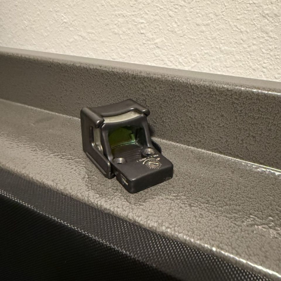 Image 2 - Trigicon RMR Dual Illuminated