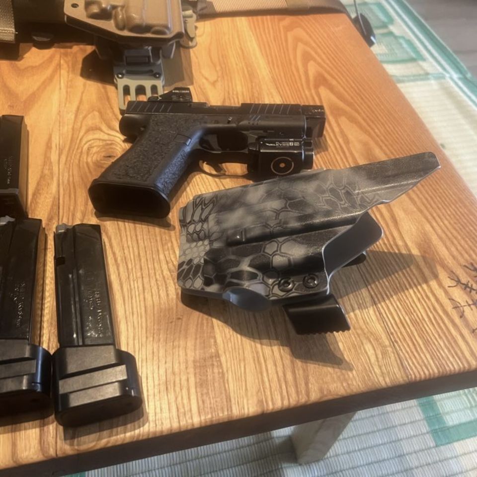 Image 3 - Custom Glock 43X with extras 