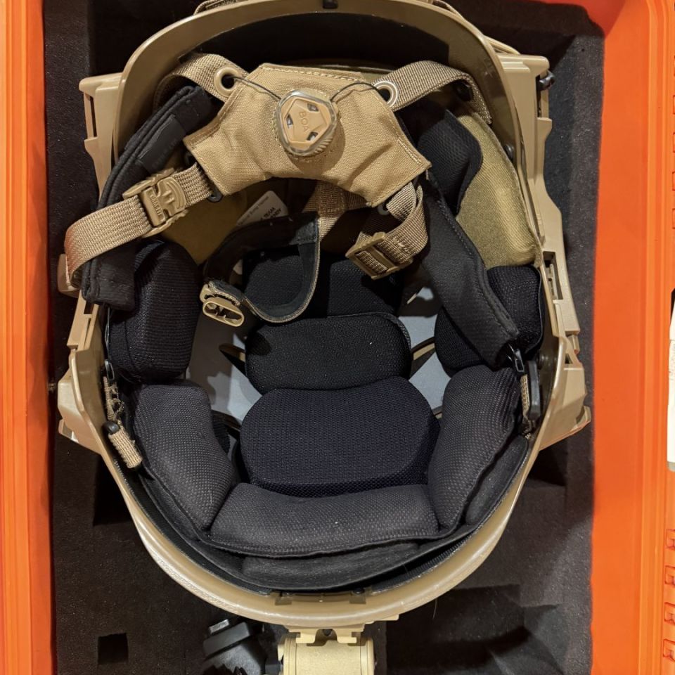 Image 2 - Wendy Helmet/PVS-14 set up