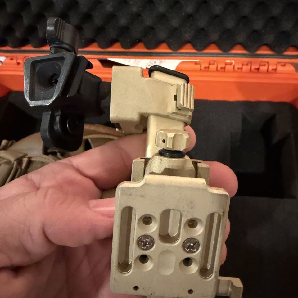 Image 5 - Wendy Helmet/PVS-14 set up