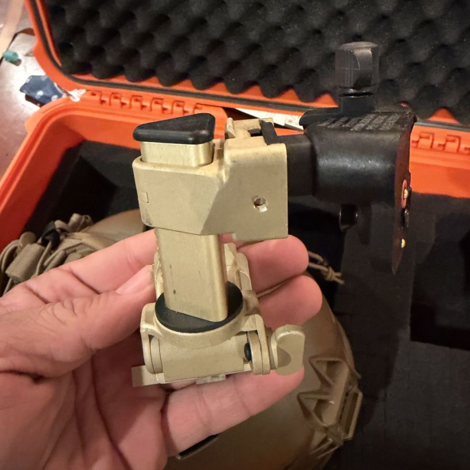 Image 4 - Wendy Helmet/PVS-14 set up