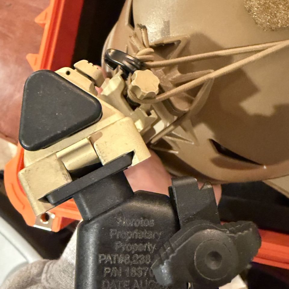 Image 3 - Wendy Helmet/PVS-14 set up