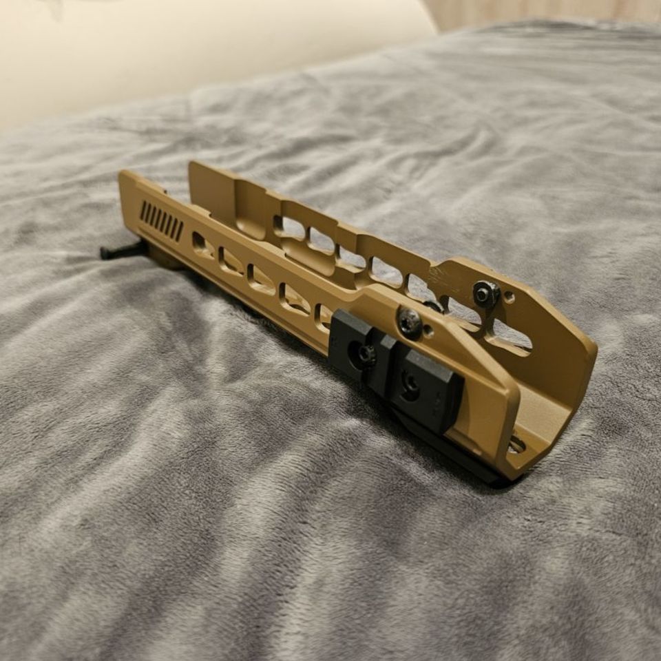 Image 2 - Bushmaster ACR Keymo handgaurd