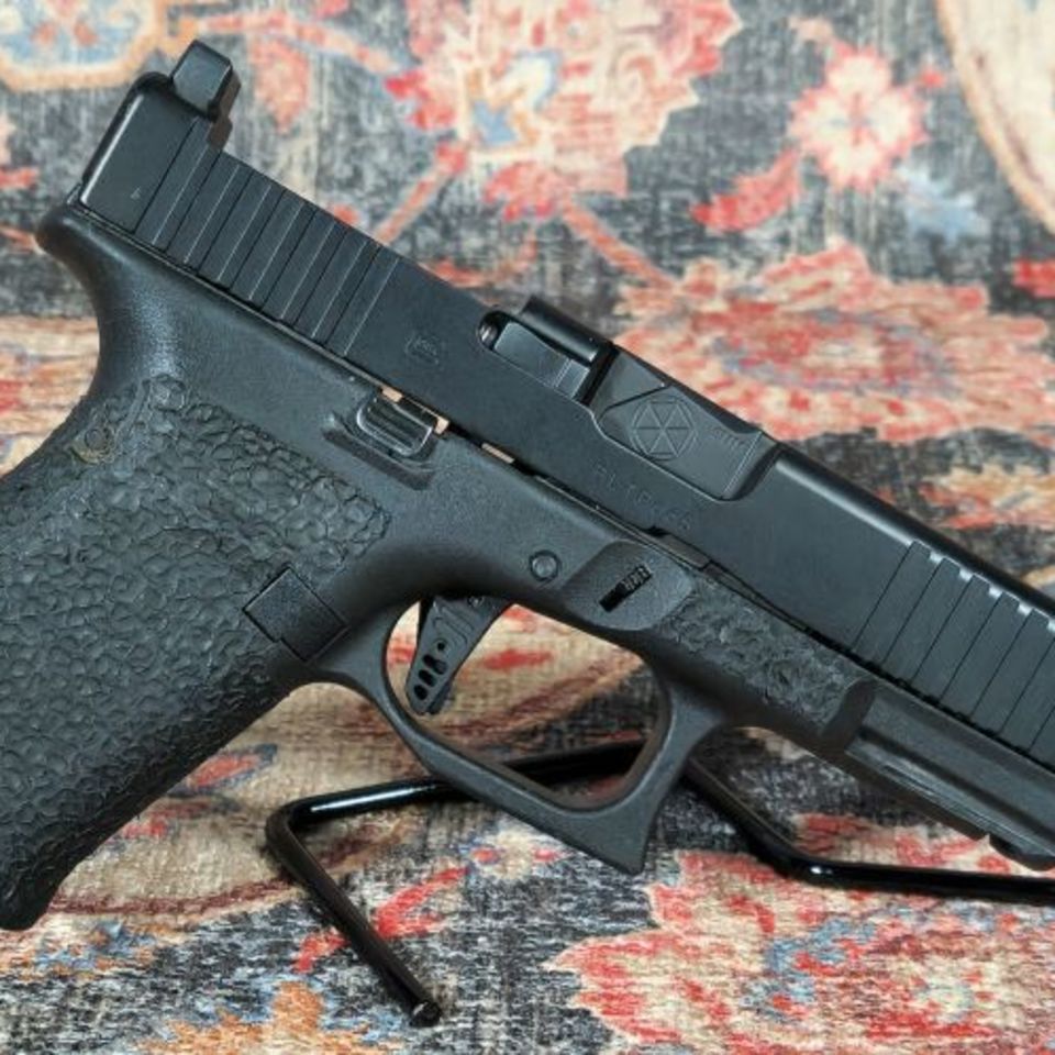 Image 2 - Glock 19 Gen5 MOS Johnny Glock
