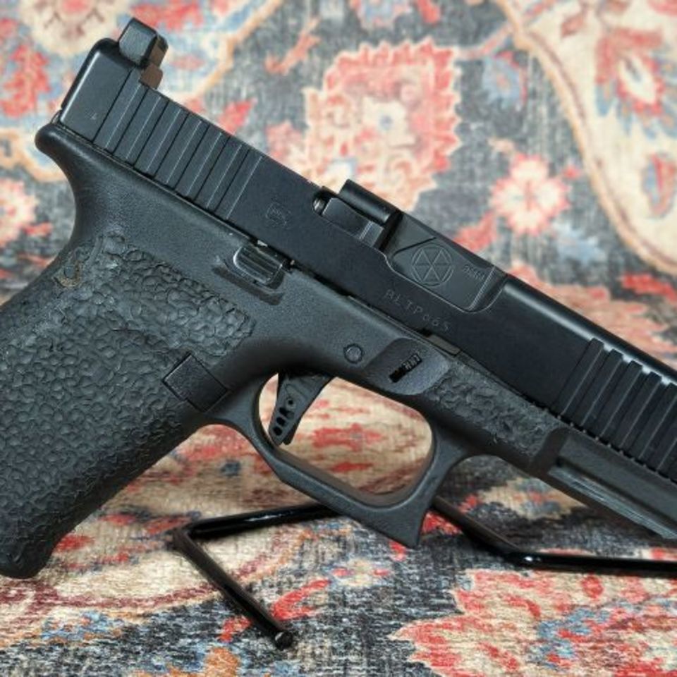 Image 4 - Glock 19 Gen5 MOS Johnny Glock