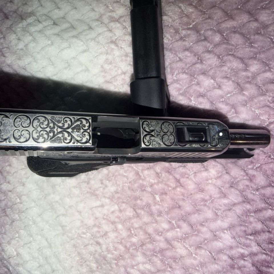 Image 3 - G19-5 chrome polished/emgraved