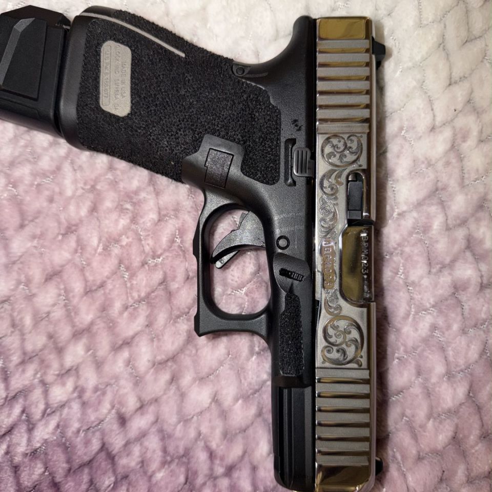 Image 2 - G19-5 chrome polished/emgraved