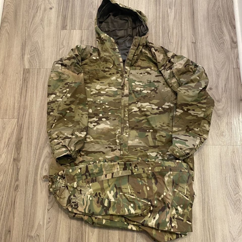 Image 1 - Patagonia L6 Goretex Set LR